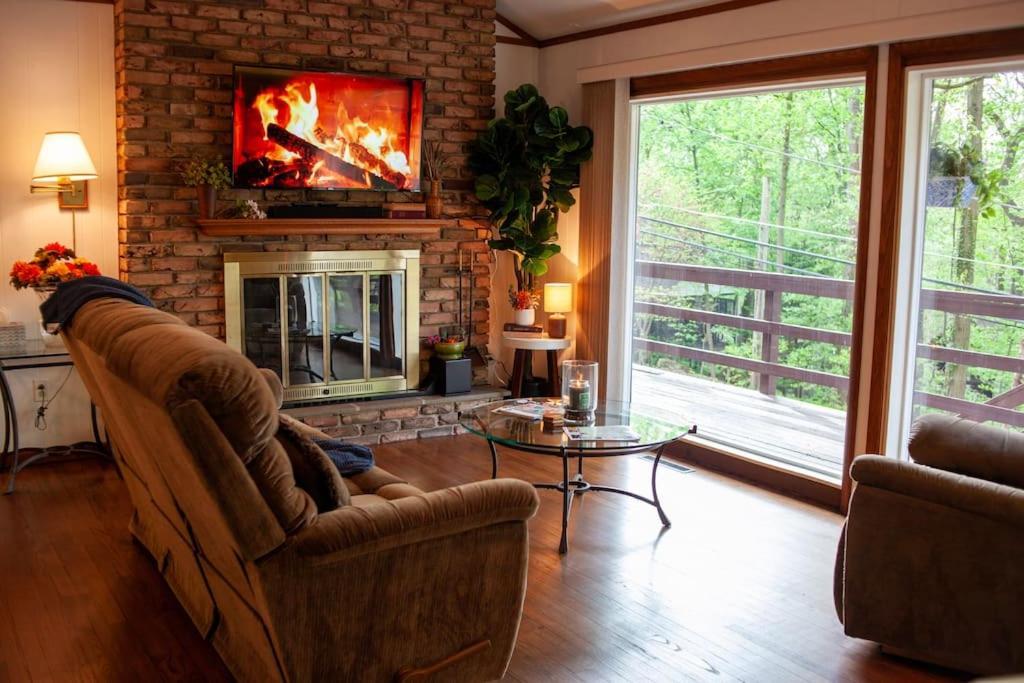 Modern Cabin With Hot Tub Grill Lake Beach Wineries Hiking Fishing And Hershey Park Family And Pet Friendly Superhosts On Ab&B Mount Gretna Exteriér fotografie
