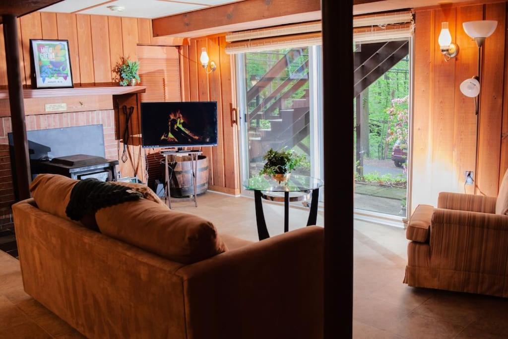 Modern Cabin With Hot Tub Grill Lake Beach Wineries Hiking Fishing And Hershey Park Family And Pet Friendly Superhosts On Ab&B Mount Gretna Exteriér fotografie